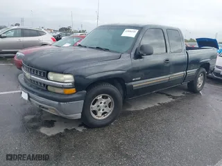 2000 Chevrolet Silverado 1500 LS with VIN 2GCEC19T8Y1292707, listed as a IAAI auction lot 41806145 with 207,370 mi miles. Bid and sale history available at carsss.com. Image 2.