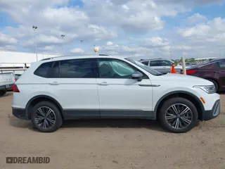 2024 Volkswagen Tiguan Wolfsburg Edition with VIN 3VV5B7AX8RM233687, listed as a IAAI auction lot 41504709 with 2,387 mi miles. Bid and sale history available at carsss.com. Image 13.