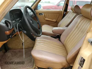 1983 Mercedes-Benz 300 with VIN WDBAB33A2DB030078, listed as a Copart auction lot 54630525 with 233,016 mi miles and Clean Title. Bid and sale history available at carsss.com. Image 7.