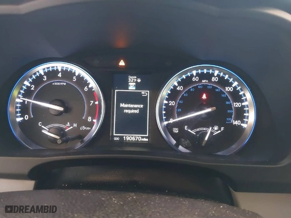 2016 Toyota Highlander XLE with VIN 5TDKKRFH3GS153709, listed as a IAAI auction lot 41630216 with 190670 miles. Bid and sale history available at carsss.com. Image 7.
