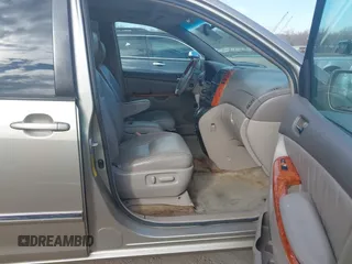 2006 Toyota Sienna XLE with VIN 5TDZA22C16S571350, listed as a IAAI auction lot 41725551 with 233,487 mi miles. Bid and sale history available at carsss.com. Image 5.