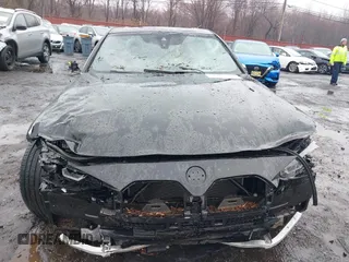 2024 BMW i4 M50 z VIN WBY33AW00RFS06591, wystawiony jako IAAI lot #41863252 z przebiegiem 15 260 mil mil oraz . Historia ofert i sprzedaży dostępna na DreamBid. Obrazek 12.