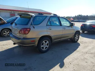 2000 Lexus RX 300 with VIN JT6HF10UXY0137749, listed as a IAAI auction lot 41993563 with 161,996 mi miles and . Bid and sale history available at DreamBid. Image 4.