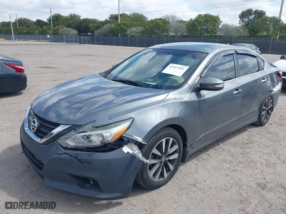 2017 Nissan Altima 2.5 SV with VIN 1N4AL3AP8HC124901, listed as a IAAI auction lot 41917561 with 224,957 mi miles. Bid and sale history available at carsss.com. Image 17.