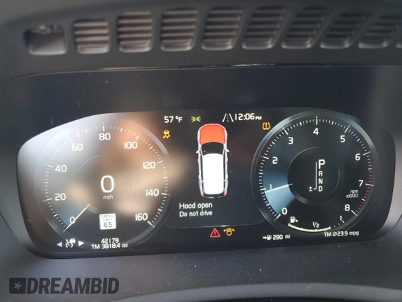 2022 Volvo XC90 Momentum with VIN YV4A22PK7N1811553, listed as a Copart auction lot 84240994 with 42,179 mi miles and Salvage Title. Bid and sale history available at carsss.com. Image 9.