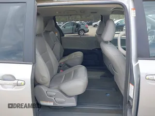 2017 Toyota Sienna XLE with VIN 5TDDZ3DC4HS164017, listed as a IAAI auction lot 41983055 with 90,702 mi miles and . Bid and sale history available at DreamBid. Image 8.