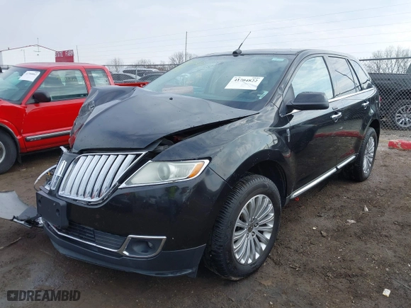 2011 Lincoln MKX with VIN 2LMDJ6JK1BBJ23423, listed as a IAAI auction lot 41704822 with NaN miles. Bid and sale history available at carsss.com. Image 17.