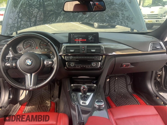 2018 BMW M3 z VIN WBS8M9C55J5J78860, wystawiony jako Copart lot #55635395 z przebiegiem 20 754 mil mil oraz Szkody całkowita. Historia ofert i sprzedaży dostępna na DreamBid. Obrazek 9.