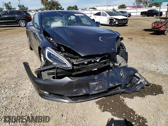 2017 Tesla Model S 100D z VIN 5YJSA1E25HF182149, wystawiony jako Copart lot #78556314 z przebiegiem 68 555 mil mil oraz Szkoda całkowita • Salvage title. Historia ofert i sprzedaży dostępna na DreamBid. Obrazek 11.