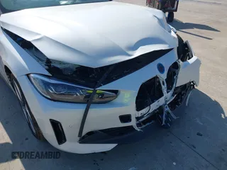 2024 BMW i4 eDrive35 z VIN WBY43AW04RFT05953, wystawiony jako IAAI lot #41972073 z przebiegiem 3333 mil mil oraz . Historia ofert i sprzedaży dostępna na DreamBid. Obrazek 20.
