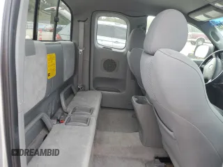 2008 Toyota Tacoma PreRunner z VIN 5TETU62N58Z471571, wystawiony jako Copart lot #52984415 z przebiegiem 122 401 mil mil oraz Szkoda całkowita • Salvage title. Historia ofert i sprzedaży dostępna na DreamBid. Obrazek 10.