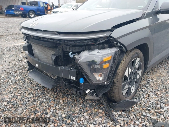 2025 Hyundai Kona SEL with VIN KM8HB3AB1SU209284, listed as a IAAI auction lot 41862270 with 13,678 mi miles. Bid and sale history available at carsss.com. Image 20.
