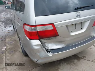 2006 Honda Odyssey EX-L with VIN 5FNRL38656B401515, listed as a IAAI auction lot 40887899 with 241,327 mi miles. Bid and sale history available at carsss.com. Image 6.
