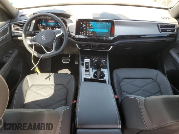 2024 Volkswagen Atlas SE with VIN 1V2JE2CA1RC229108, listed as a Copart auction lot 52820435 with 14,426 mi miles and Salvage title. Bid and sale history available at DreamBid. Image 8.