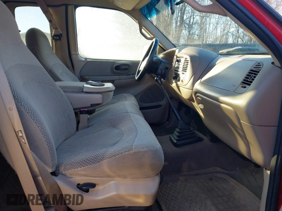 2000 Ford F-150 XL with VIN 1FTZX1724YKB03258, listed as a IAAI auction lot 41356935 with 208,570 mi miles. Bid and sale history available at carsss.com. Image 5.