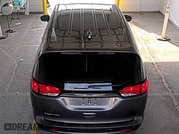 2019 Chrysler Pacifica Touring with VIN 2C4RC1DG9KR568901, listed as a IAAI auction lot 42153198 with 92,366 mi miles and . Bid and sale history available at DreamBid. Image 1.