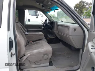2000 Chevrolet Silverado 1500 LS with VIN 2GCEC19T2Y1257046, listed as a IAAI auction lot 42131424 with 168,440 mi miles and . Bid and sale history available at DreamBid. Image 5.