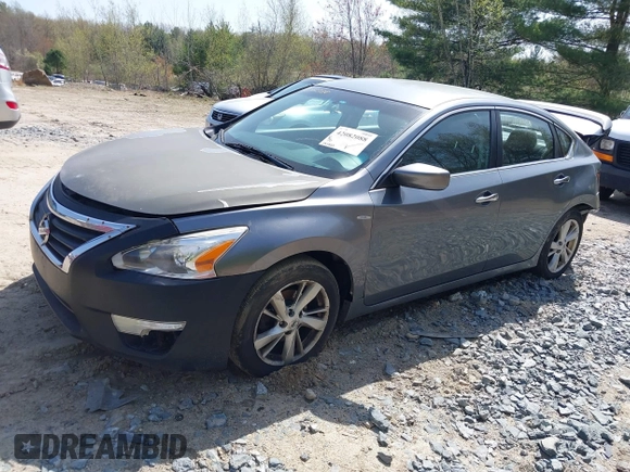 2014 Nissan Altima 2.5 S with VIN 1N4AL3AP5EC104858, listed as a IAAI auction lot 42082088 with 197,853 mi miles. Bid and sale history available at carsss.com. Image 2.