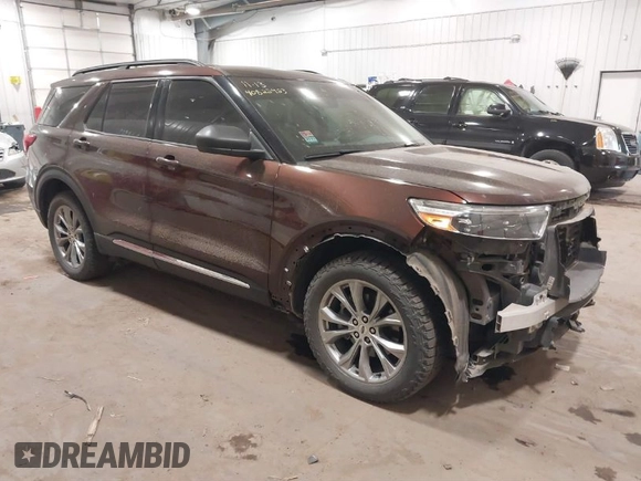 2020 Ford Explorer XLT with VIN 1FMSK8DHXLGA27909, listed as a IAAI auction lot 40822423 with 90,458 mi miles. Bid and sale history available at carsss.com. Image 1.
