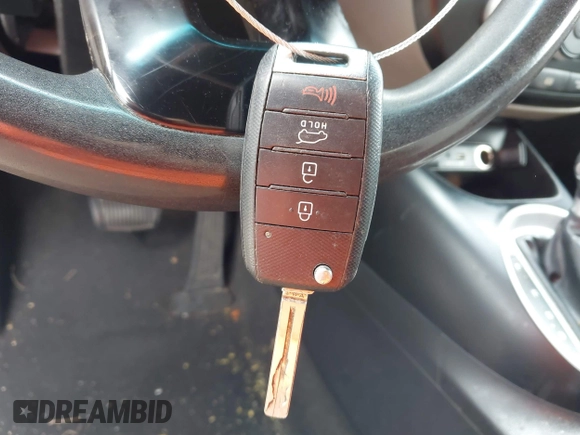 2016 Kia Soul z VIN KNDJN2A25G7823770, wystawiony jako IAAI lot #42115293 z przebiegiem 114 072 mil mil oraz . Historia ofert i sprzedaży dostępna na DreamBid. Obrazek 11.