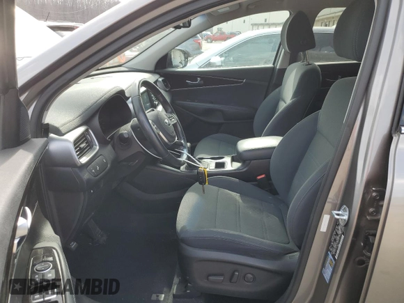 2019 Kia Sorento LX with VIN 5XYPGDA33KG525268, listed as a Copart auction lot 49307155 with 110,945 mi miles and Salvage Title. Bid and sale history available at carsss.com. Image 7.