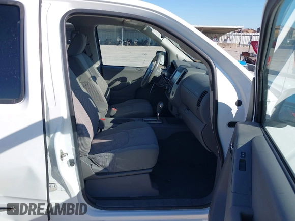 2019 Nissan Frontier SV z VIN 1N6AD0ER5KN734068, wystawiony jako IAAI lot #42238299 z przebiegiem 121 153 mil mil oraz . Historia ofert i sprzedaży dostępna na DreamBid. Obrazek 5.