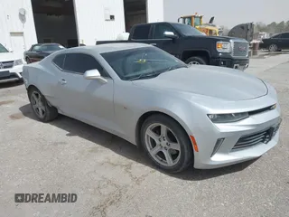2018 Chevrolet Camaro 1LT z VIN 1G1FB1RX6J0178371, wystawiony jako IAAI lot #41776961 z przebiegiem 124 331 mil mil oraz . Historia ofert i sprzedaży dostępna na DreamBid. Obrazek 1.