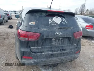 2020 Kia Sorento LX with VIN 5XYPGDA30LG638712, listed as a IAAI auction lot 41640969 with 62,197 mi miles and . Bid and sale history available at carsss.com. Image 16.