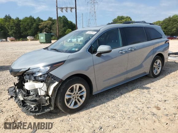2022 Toyota Sienna XLE Woodland Edition with VIN 5TDASKFC5NS042826, listed as a Copart auction lot 68443544 with 37,948 mi miles and Salvage Title. Bid and sale history available at carsss.com. Image 1.