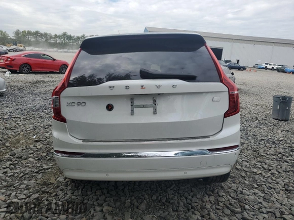 2024 Volvo XC90 Ultimate Bright Theme z VIN YV4H60CF8R1159757, wystawiony jako Copart lot #72123454 z przebiegiem Nie podano mil oraz Szkoda całkowita • Salvage title. Historia ofert i sprzedaży dostępna na DreamBid. Obrazek 6.