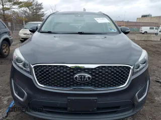 2018 Kia Sorento LX with VIN 5XYPGDA3XJG339502, listed as a IAAI auction lot 41724461 with 58,849 mi miles. Bid and sale history available at carsss.com. Image 6.