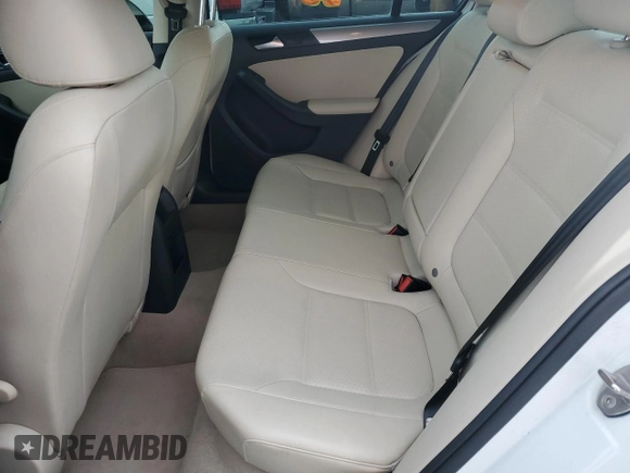 2015 Volkswagen Jetta SE с VIN 3VWD17AJ7FM283448, выставлен на аукционе Copart как лот 60910955 с пробегом 76 808 миль миль и Списание • Salvage title. История ставок и продаж доступна на DreamBid. Изображение 10.