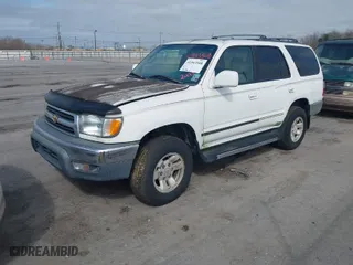 2000 Toyota 4Runner SR5 with VIN JT3GN86R9Y0148829, listed as a IAAI auction lot 41543508 with 135,984 mi miles. Bid and sale history available at carsss.com. Image 2.