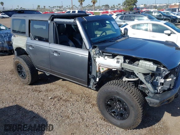 2022 Ford Bronco with VIN 1FMEE5DP9NLB37001, listed as a IAAI auction lot 41849280 with 12,780 mi miles. Bid and sale history available at carsss.com. Image 6.