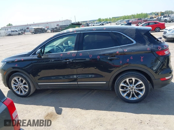 2015 Lincoln MKC z VIN 5LMTJ2AH1FUJ07790, wystawiony jako IAAI lot #42179874 z przebiegiem 47 945 mil mil oraz . Historia ofert i sprzedaży dostępna na DreamBid. Obrazek 14.
