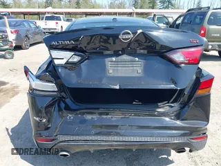 2023 Nissan Altima 2.5 SR with VIN 1N4BL4CV7PN419853, listed as a IAAI auction lot 42095878 with 40,647 mi miles. Bid and sale history available at carsss.com. Image 16.