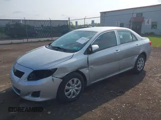 2010 Toyota Corolla z VIN 2T1BU4EE9AC263734, wystawiony jako IAAI lot #42453711 z przebiegiem 87 909 mil mil oraz . Historia ofert i sprzedaży dostępna na DreamBid. Obrazek 2.