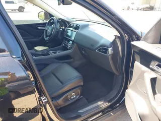 2020 Jaguar F-Pace 25t Premium z VIN SADCJ2FX8LA632287, wystawiony jako IAAI lot #42061142 z przebiegiem 53 771 mil mil oraz . Historia ofert i sprzedaży dostępna na DreamBid. Obrazek 5.