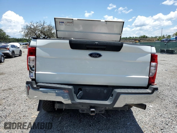 2022 Ford F-250 XL z VIN 1FT7W2B62NEG39923, wystawiony jako Copart lot #62385135 z przebiegiem Nie podano mil oraz Szkoda całkowita • Salvage title. Historia ofert i sprzedaży dostępna na DreamBid. Obrazek 6.
