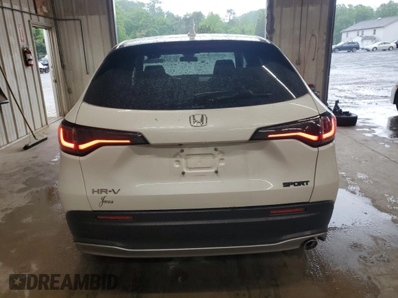2024 Honda HR-V Sport z VIN 3CZRZ2H5XRM700881, wystawiony jako Copart lot #56660025 z przebiegiem 11 803 mil mil oraz Szkoda całkowita • Salvage title. Historia ofert i sprzedaży dostępna na DreamBid. Obrazek 6.