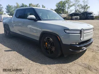 2023 Rivian R1T Adventure with VIN 7FCTGAAA1PN019038, listed as a Copart auction lot 71545974 with 2,917 mi miles and Salvage Title. Bid and sale history available at carsss.com. Image 4.