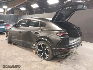 2019 Lamborghini Urus with VIN ZPBUA1ZL4KLA03222, listed as a IAAI auction lot 41920029 with 57,055 mi miles. Bid and sale history available at carsss.com. Image 3.