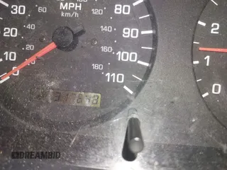 2001 Nissan Frontier SE z VIN 1N6ED27T61C300323, wystawiony jako IAAI lot #42401852 z przebiegiem 317 648 mil mil oraz . Historia ofert i sprzedaży dostępna na DreamBid. Obrazek 7.