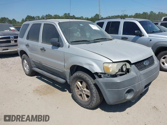 2005 Ford Escape XLS Value with VIN 1FMYU02Z35KD14123, listed as a IAAI auction lot 41989367 with 255,422 mi miles. Bid and sale history available at carsss.com. Image 1.