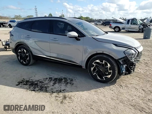 2024 Kia Sportage SX-Prestige with VIN 5XYK53DF3RG227152, listed as a Copart auction lot 44267995 with 4,111 mi miles and Salvage Title. Bid and sale history available at carsss.com. Image 12.