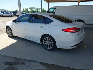 2017 Ford Fusion SE z VIN 3FA6P0HD7HR309432, wystawiony jako IAAI lot #42163947 z przebiegiem 201 575 mil mil oraz . Historia ofert i sprzedaży dostępna na DreamBid. Obrazek 3.