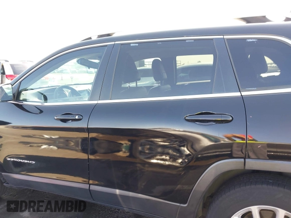 2018 Jeep Cherokee Latitude Plus with VIN 1C4PJLLX2JD525187, listed as a IAAI auction lot 42292946 with 95,492 mi miles and . Bid and sale history available at DreamBid. Image 15.