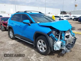 2021 Toyota RAV4 XLE with VIN 2T3W1RFV3MW164777, listed as a IAAI auction lot 41708032 with 76,854 mi miles. Bid and sale history available at carsss.com. Image 1.
