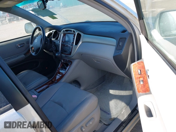 2007 Toyota Highlander w/3rd Row z VIN JTEDW21A270019125, wystawiony jako IAAI lot #41671395 z przebiegiem 138 440 mil mil oraz . Historia ofert i sprzedaży dostępna na DreamBid. Obrazek 5.