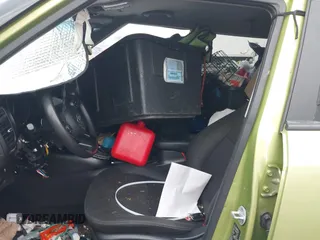 2019 Kia Soul z VIN KNDJN2A24K7919219, wystawiony jako IAAI lot #40914186 z przebiegiem Nie podano mil oraz . Historia ofert i sprzedaży dostępna na DreamBid. Obrazek 5.